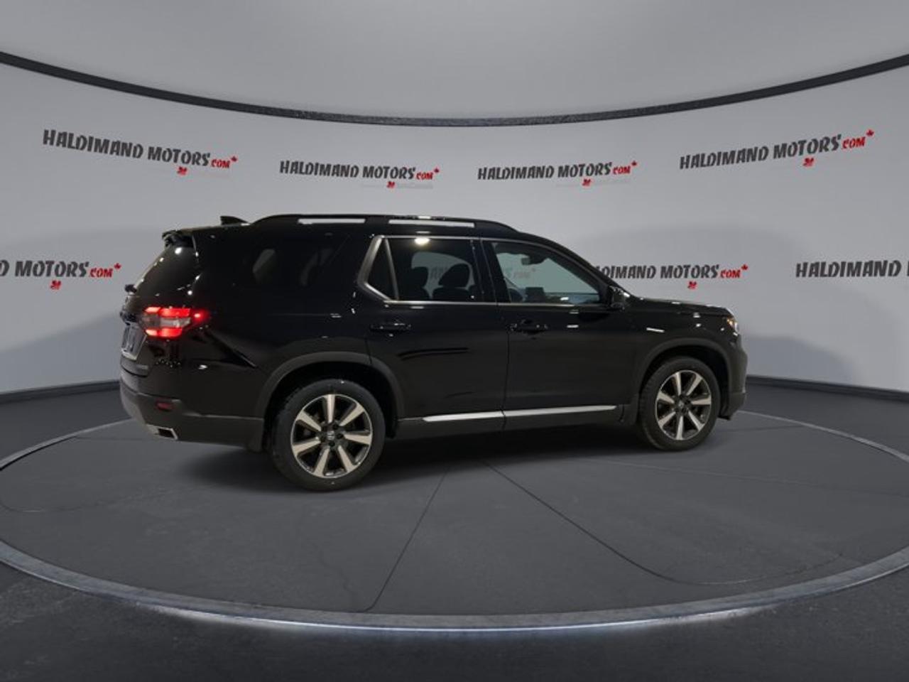 2023 Honda Pilot Touring AWD | 360 Camera | Leather Seats Photo
