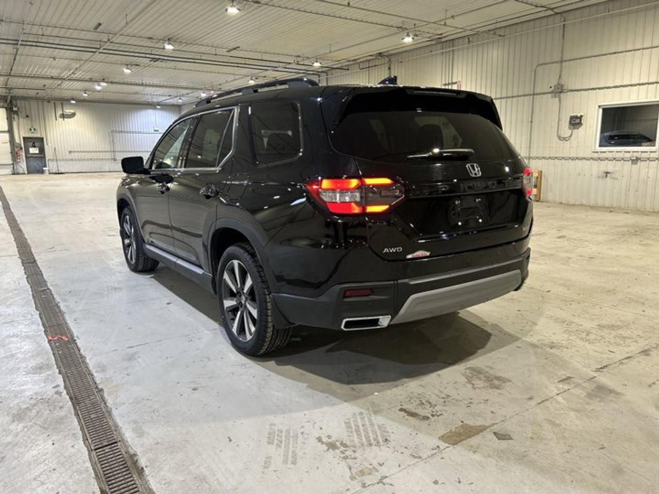 2023 Honda Pilot Touring AWD | 360 Camera | Leather Seats Photo
