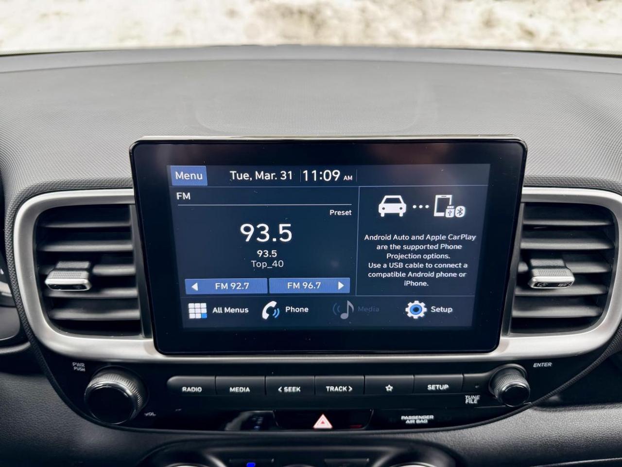2020 Hyundai Venue Essential IVT Photo
