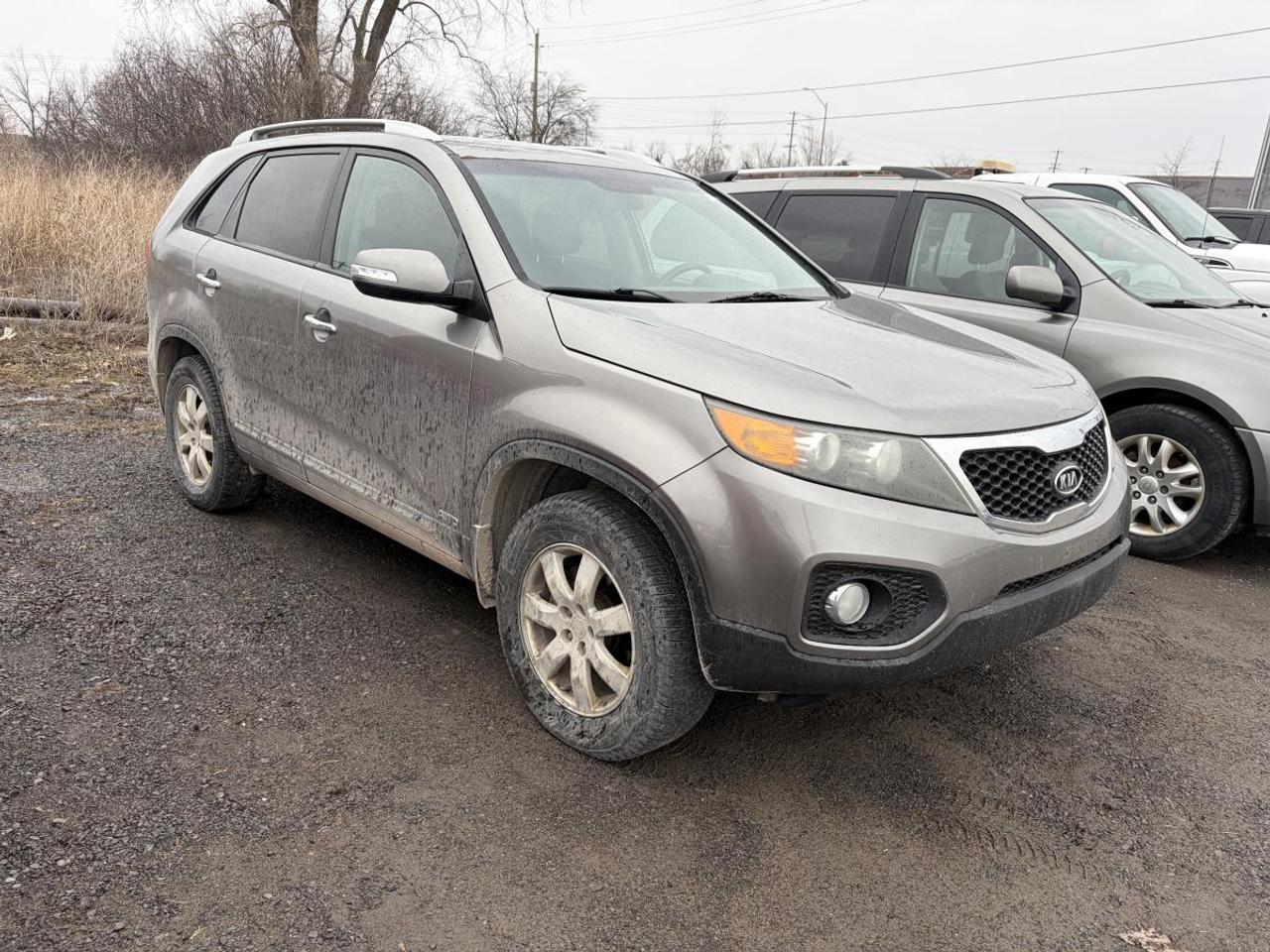 2011 Kia Sorento 2.4L LX Photo2