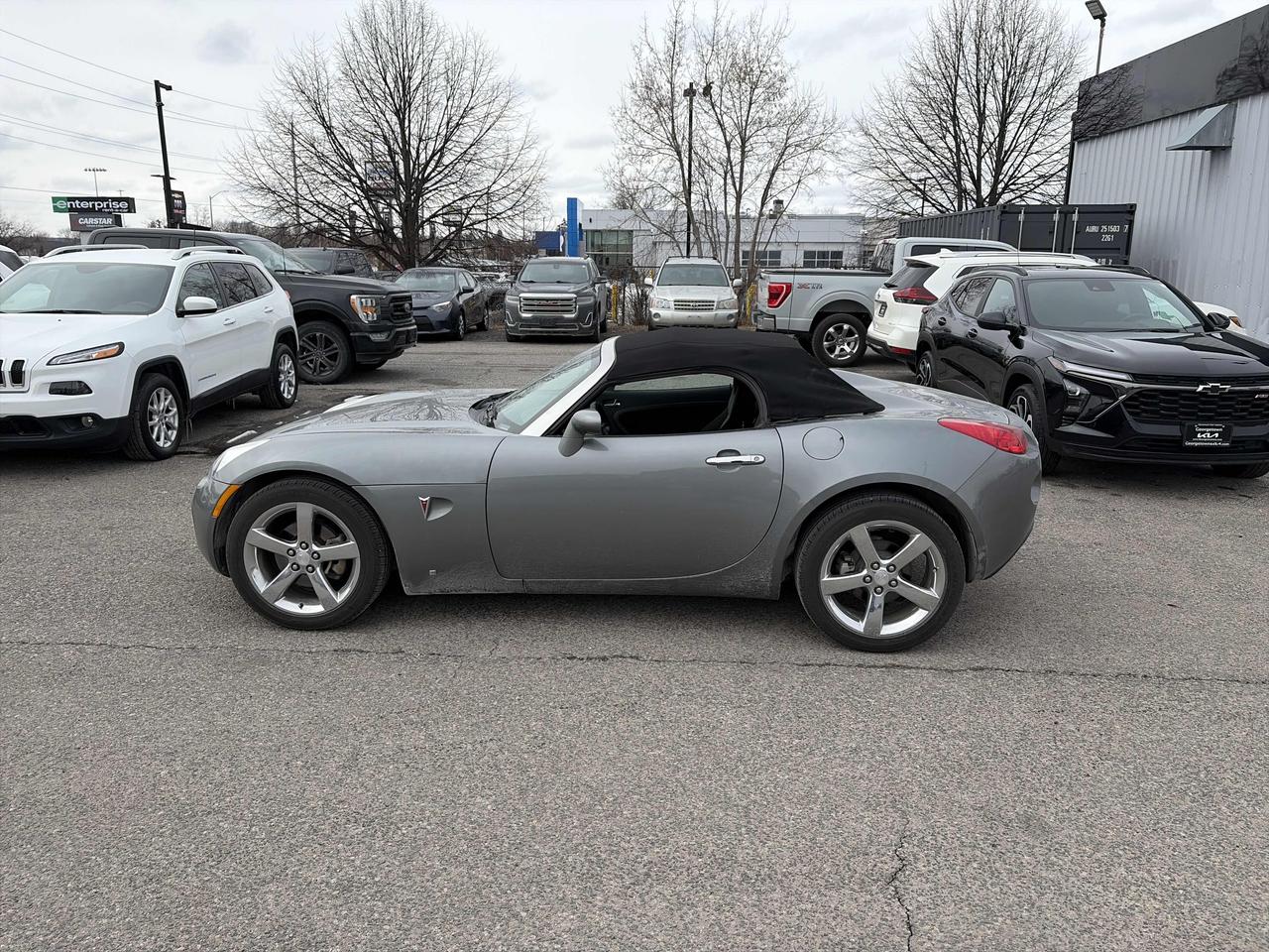 2006 Pontiac Solstice ONLY 49K!! 5SPD, POWER GROUP, CLOTH, CD PLAYER! Photo2