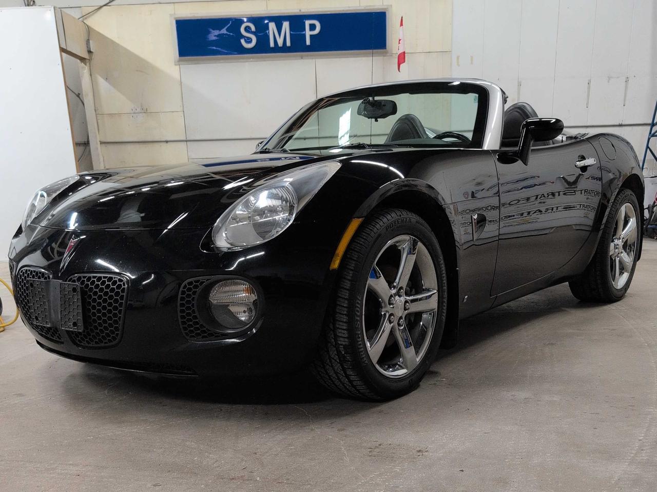 2008 Pontiac Solstice GXP!!! 5SPD, LEATHER, MONSOON AUDIO, POWER GROUP! Photo2