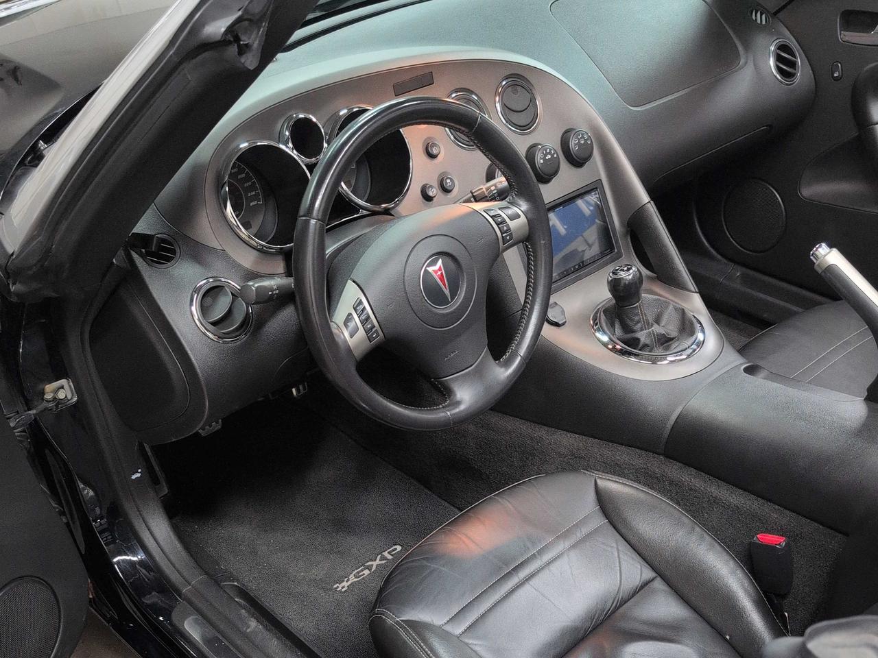 2008 Pontiac Solstice GXP!!! 5SPD, LEATHER, MONSOON AUDIO, POWER GROUP! Photo