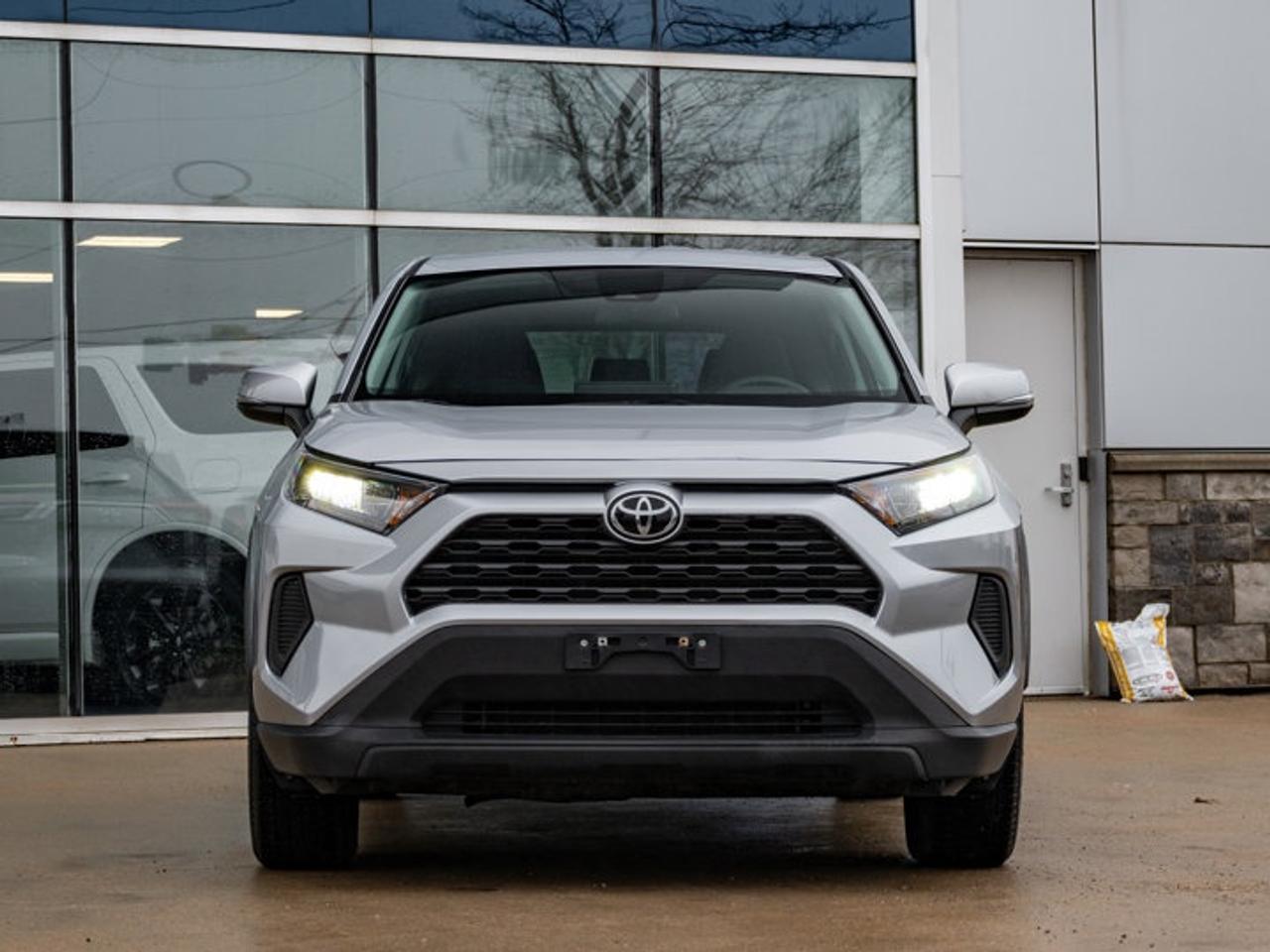 2024 Toyota RAV4 LE Photo