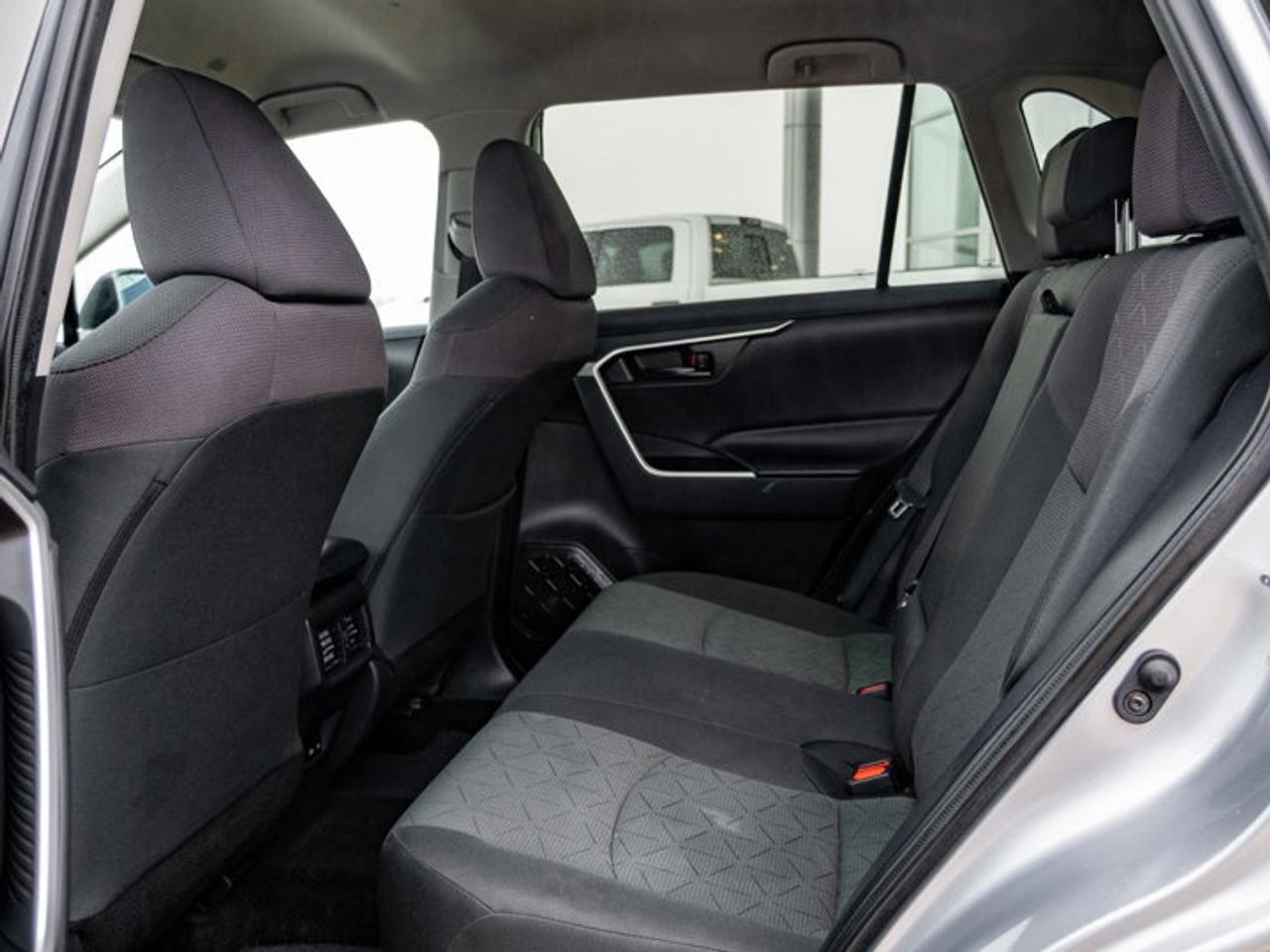 2024 Toyota RAV4 LE Photo
