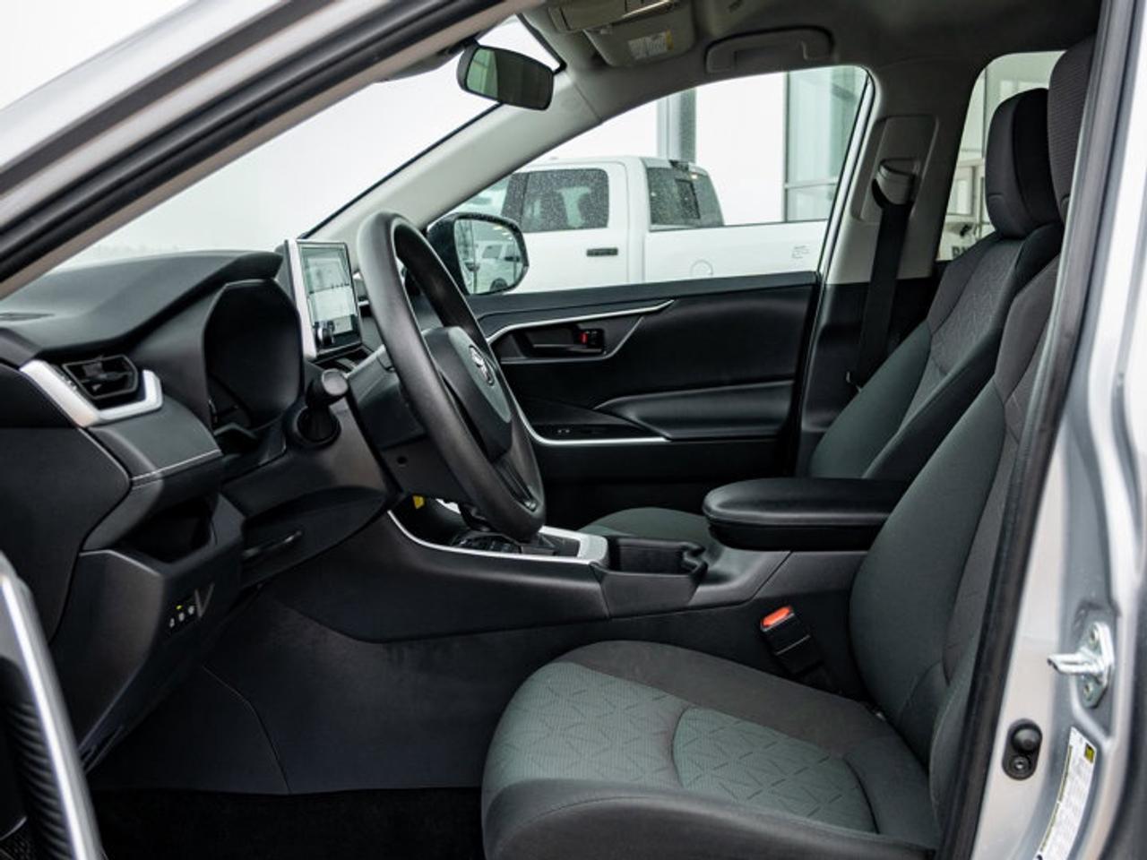 2024 Toyota RAV4 LE Photo