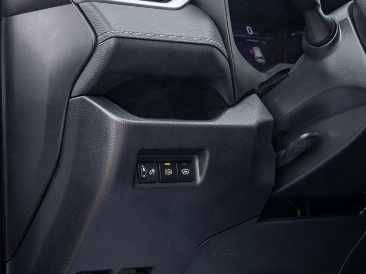 2024 Toyota RAV4 LE Photo