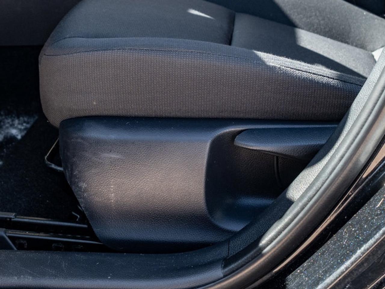 2023 Toyota Corolla Hybrid LE Photo