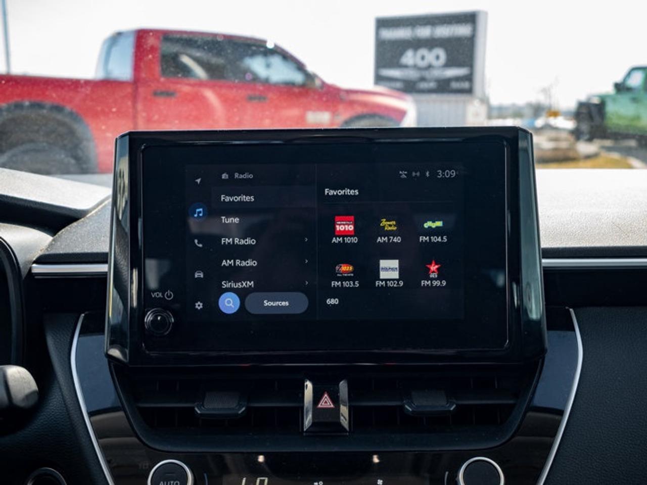 2023 Toyota Corolla Hybrid LE Photo