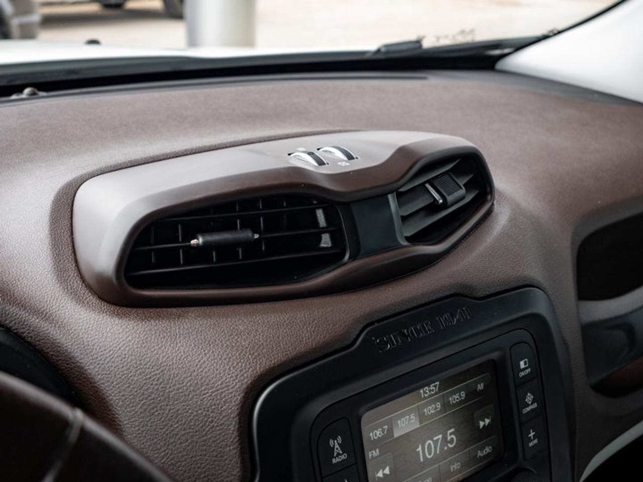 2015 Jeep Renegade North Photo