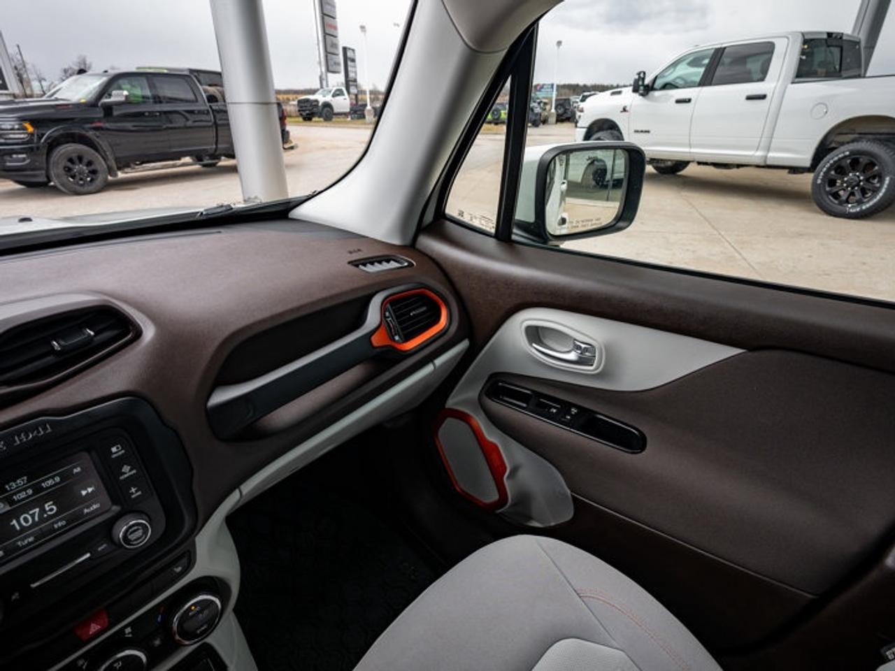 2015 Jeep Renegade North Photo