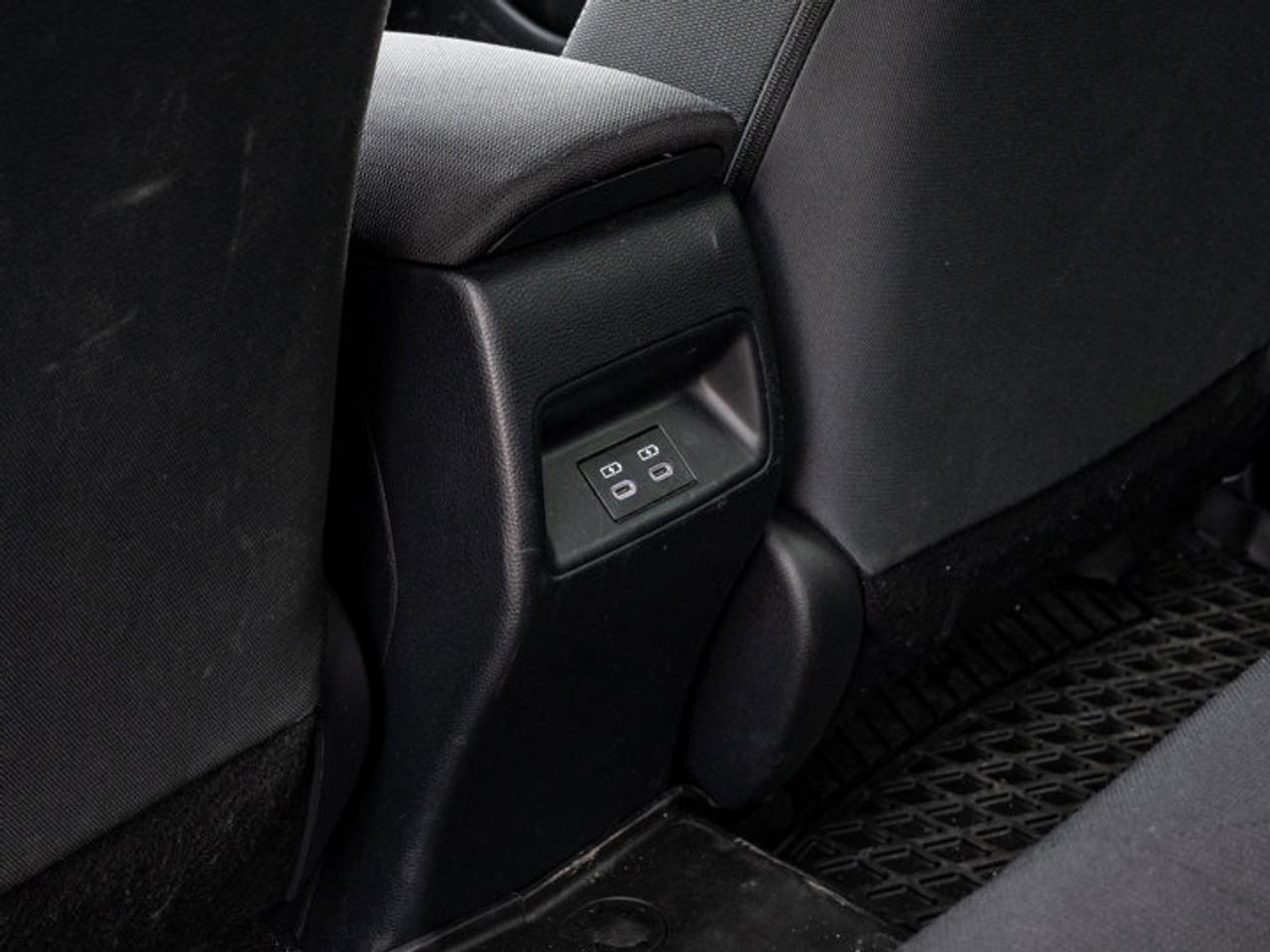 2023 Toyota Corolla Hybrid LE Photo