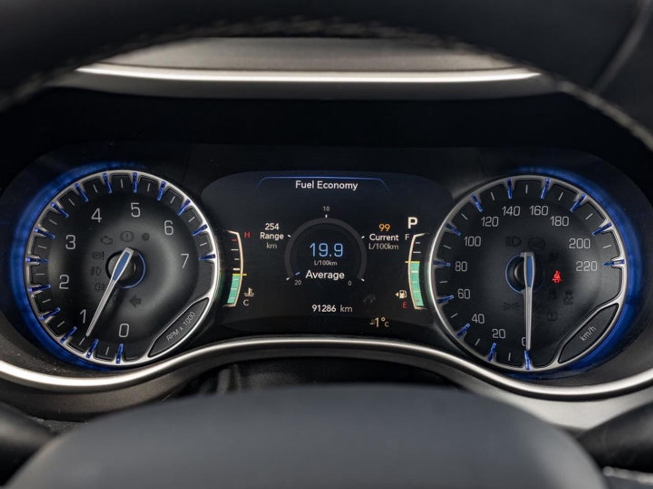 2023 Chrysler Pacifica Touring L Photo