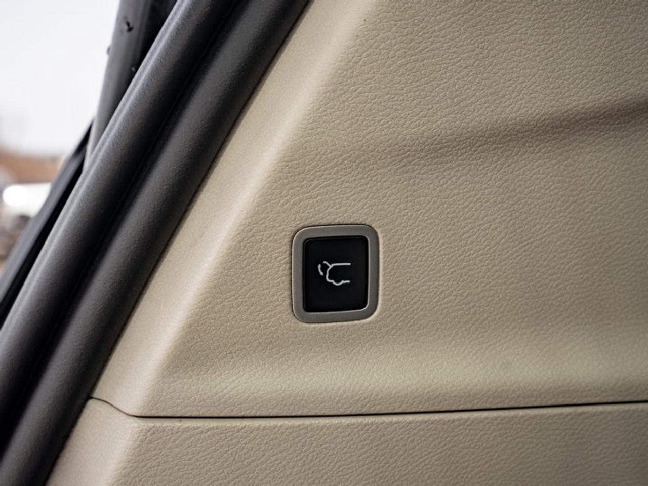 2023 Chrysler Pacifica Touring L Photo