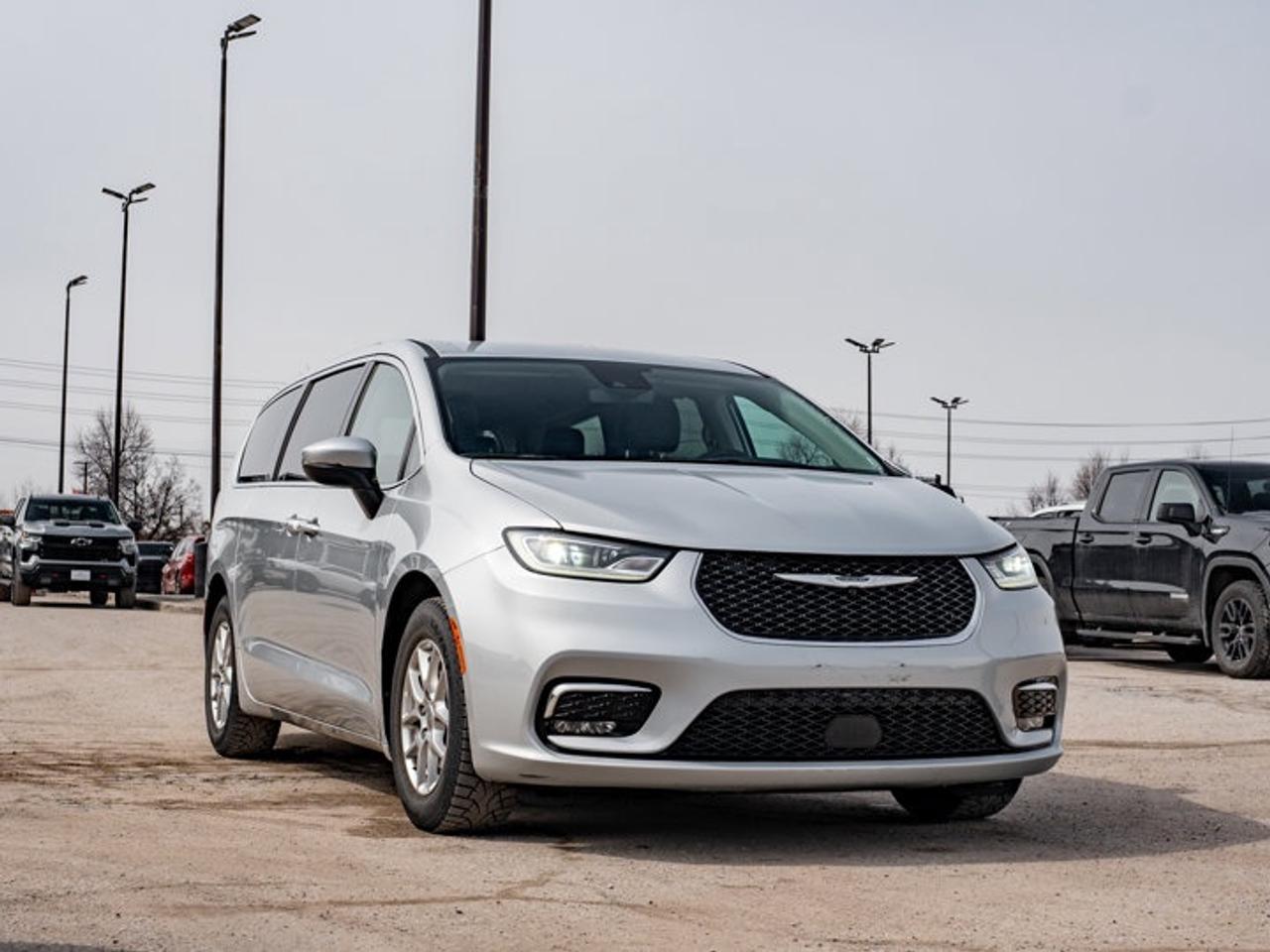 2023 Chrysler Pacifica Touring L Photo