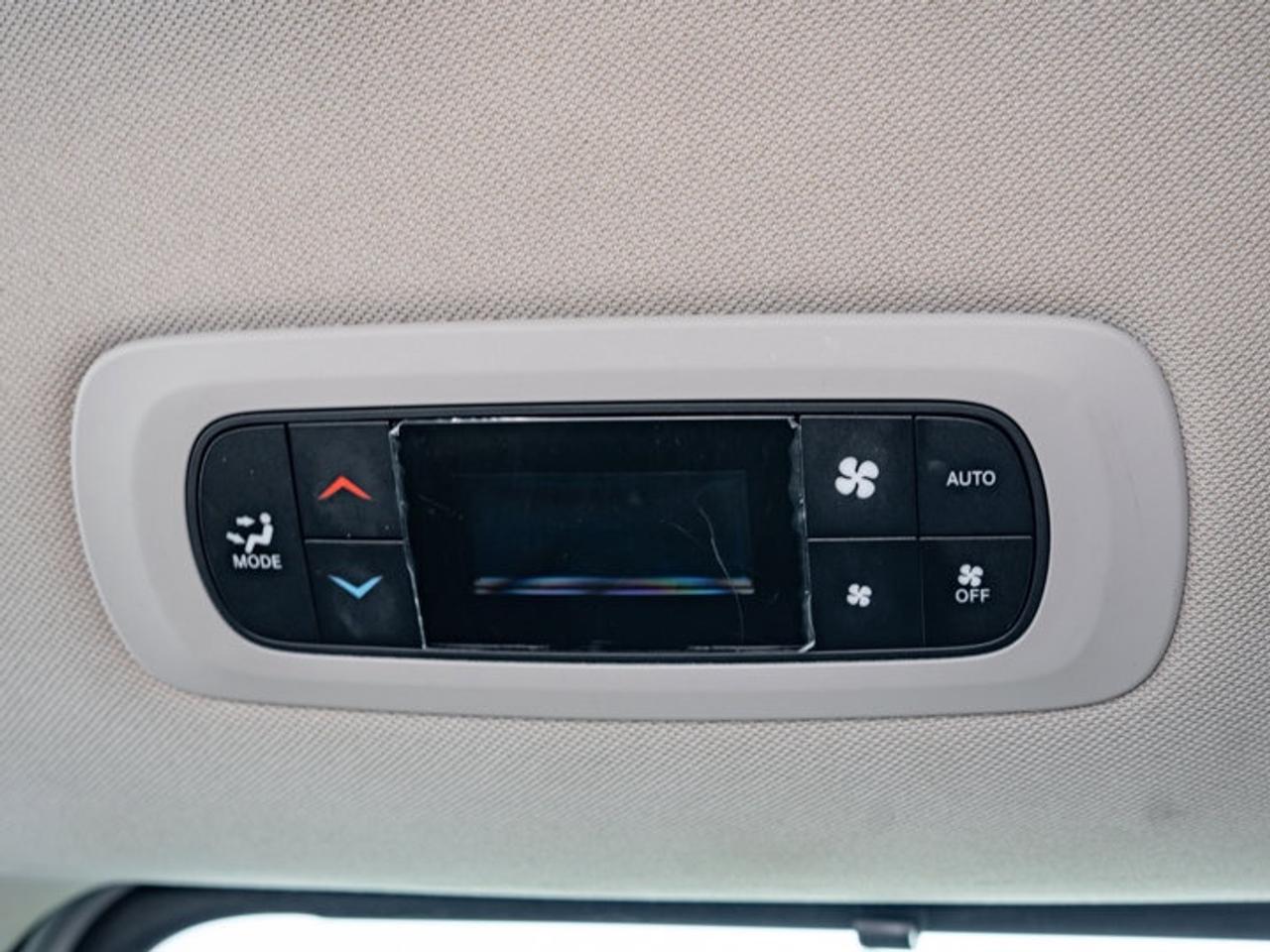 2023 Chrysler Pacifica Touring L Photo