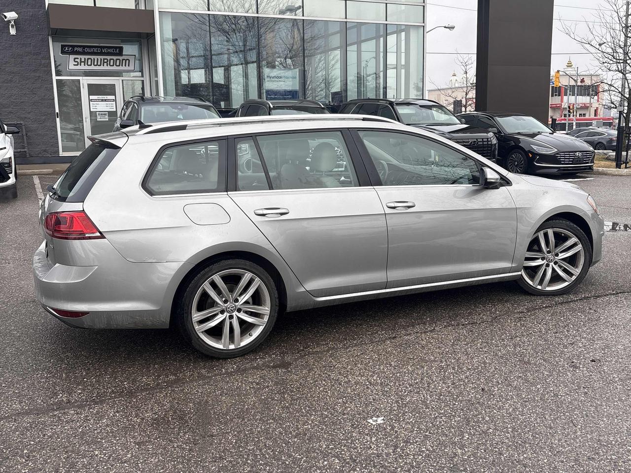 2016 Volkswagen Golf Highline AWD ONE OWNER, DEALER SERVICED!! CLEAN!! Photo