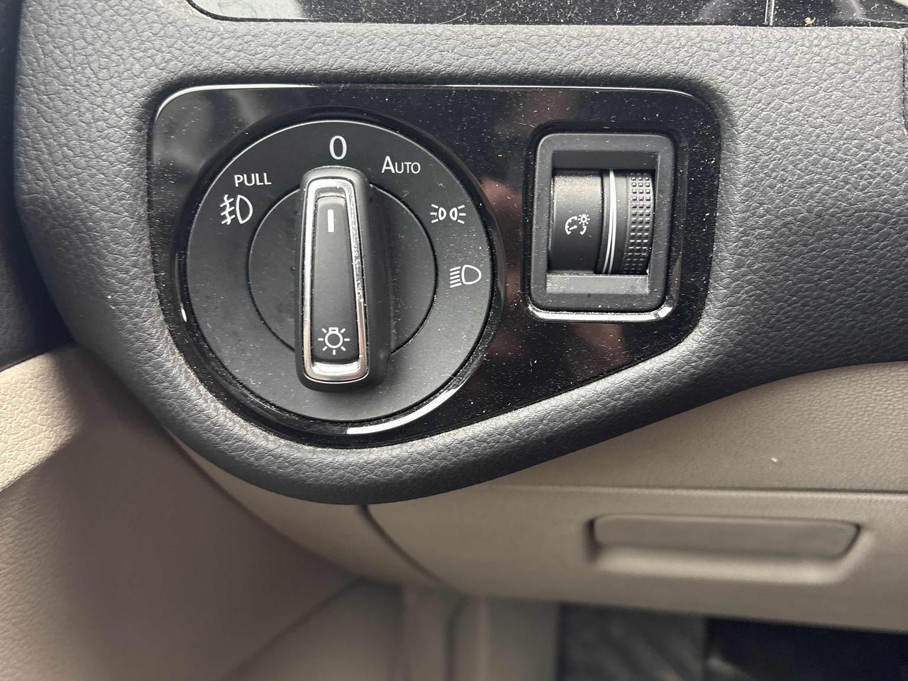 2016 Volkswagen Golf Highline AWD ONE OWNER, DEALER SERVICED!! CLEAN!! Photo