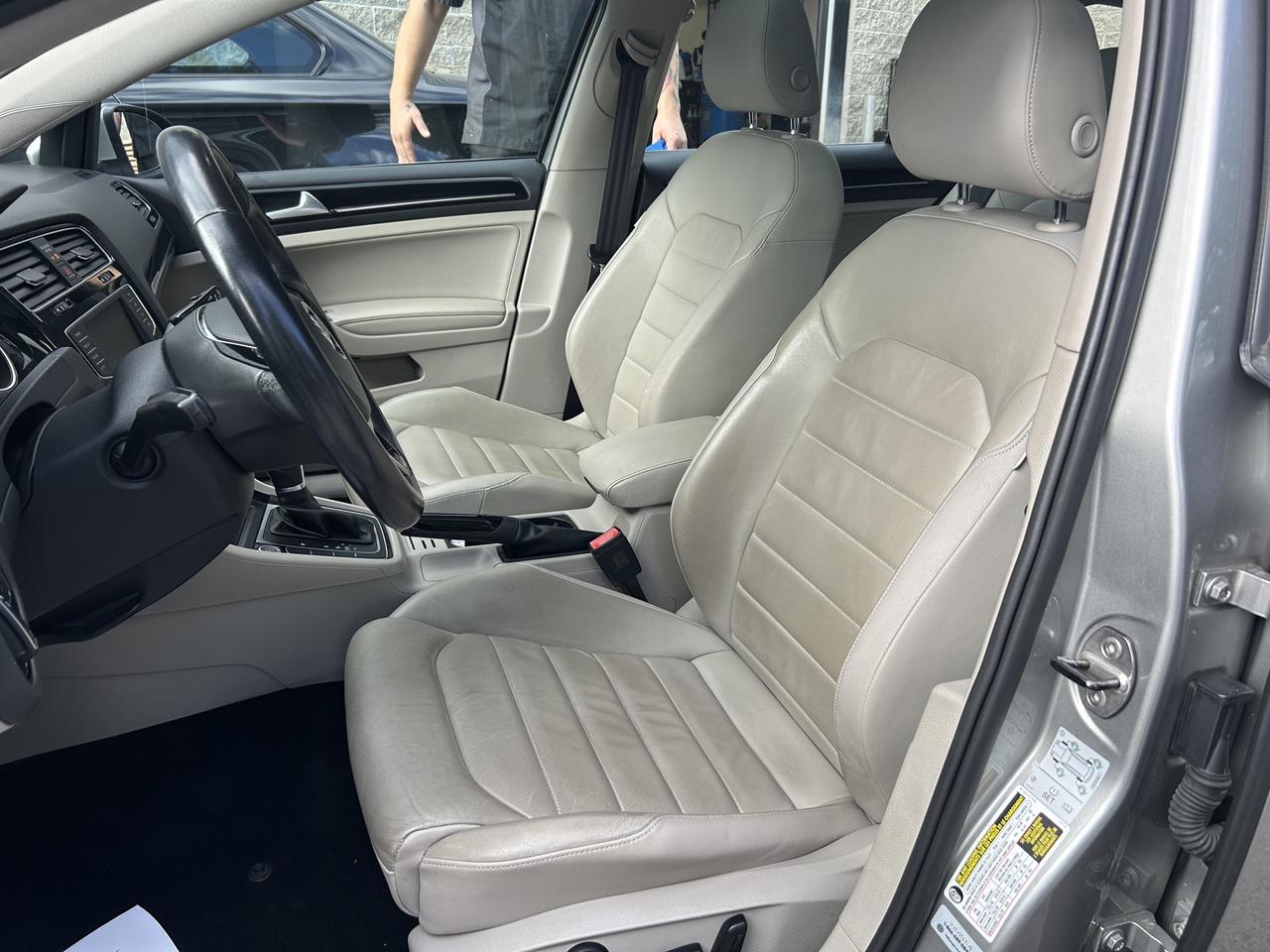 2016 Volkswagen Golf Highline!! ONE OWNER, DEALER SERVICED!! CLEAN!! - Photo #13