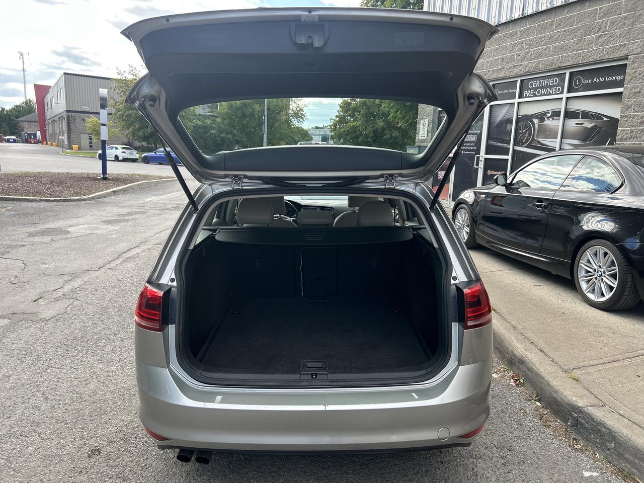 2016 Volkswagen Golf Highline!! ONE OWNER, DEALER SERVICED!! CLEAN!! - Photo #6