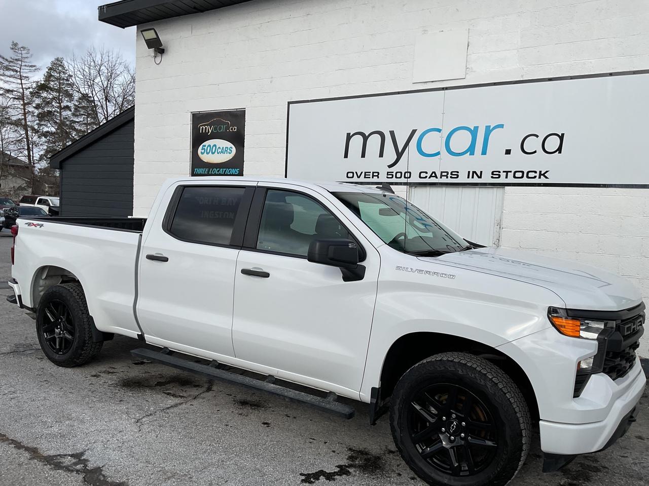 ???? 2.7L Four Wheel Drive  CHEVROLET SILVERADO 1500 CUSTOM 2022  Ready for work and adventure! ????<br><br>

This capable Silverado 1500 Custom delivers the power and versatility you need with modern tech and comfort features to keep you connected on every drive.<br><br>

Features youll love:<br>
? 2.7L Engine<br>
? Four Wheel Drive<br>
? Backup Camera<br>
? Bluetooth Connectivity<br>
? Apple/Android CarPlay<br>
? Lane Change Assist<br>
? Air Conditioning<br>
? Cruise Control<br>
? Full Power Group<br><br>

?? NO FEES! <span>(Just pay applicable taxes.)</span><br>
?? LOWEST PRICE GUARANTEED!<br><br>

?? 4 LOCATIONS TO SERVE YOU BETTER:<br>
?? RICHMOND: 1-888-416-2199<br>
?? OTTAWA: (343) 429-6444<br>
?? KINGSTON: 1-888-508-3494<br>
?? NORTH BAY: 1-888-282-3560<br><br>

?? Visit <strong>WWW.MYCAR.CA</strong> to see this CHEVROLET SILVERADO 1500 and more!<br>
?? Confidence, comfort, and value  all in one! ??