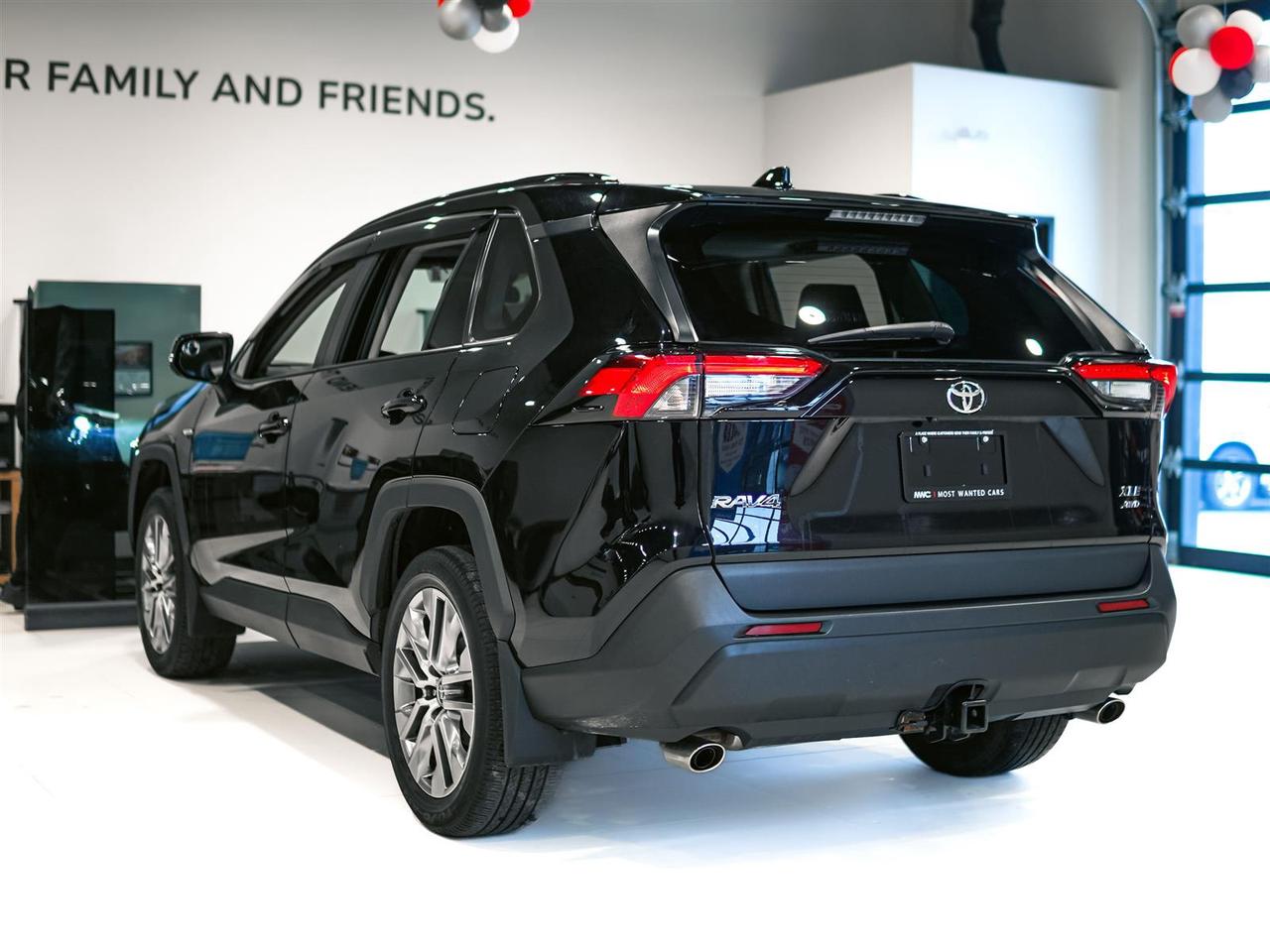 2022 Toyota RAV4 XLE AWD | PREMIUM | LEATHER | NO ACCIDENTS Photo