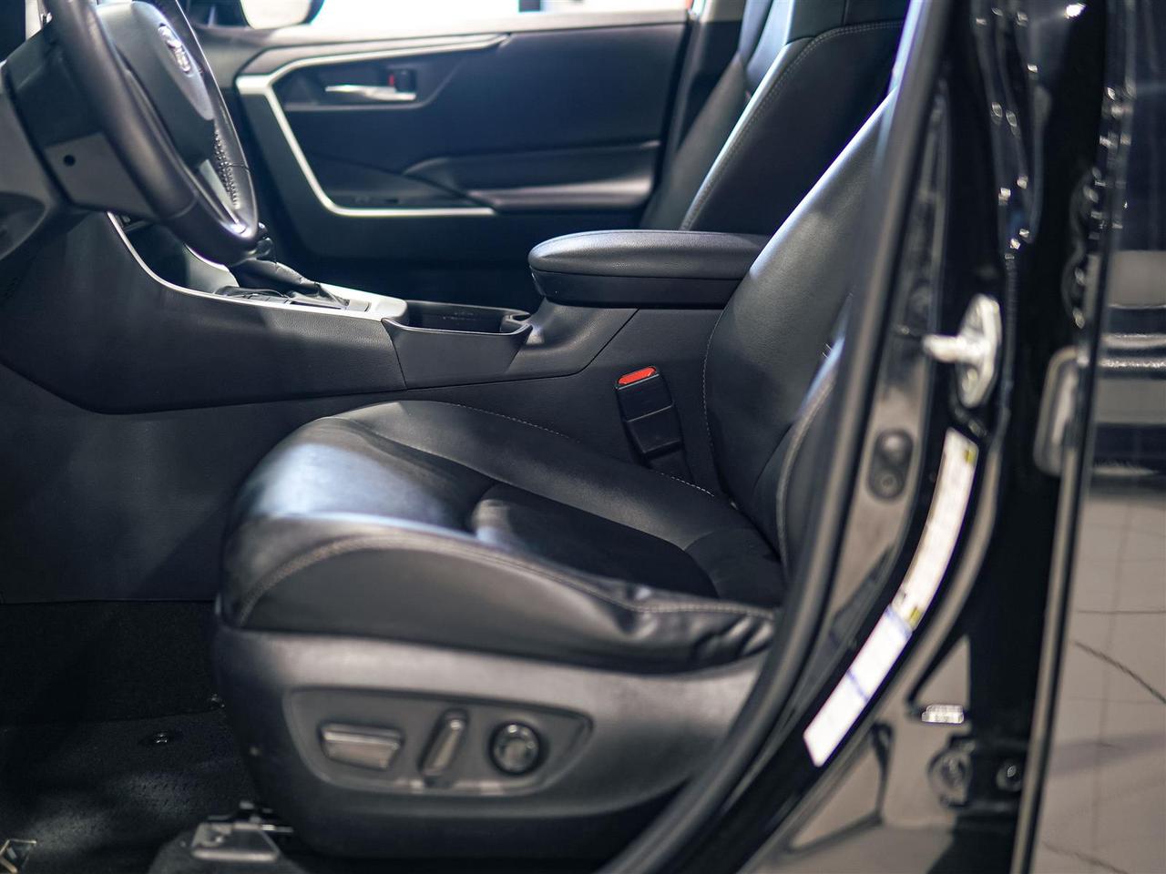 2022 Toyota RAV4 XLE AWD | PREMIUM | LEATHER | NO ACCIDENTS Photo