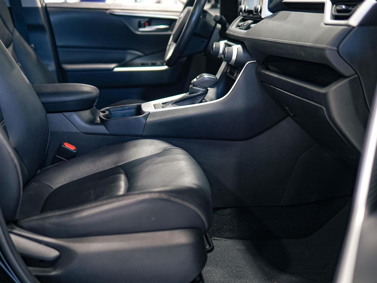 2022 Toyota RAV4 XLE AWD | PREMIUM | LEATHER | NO ACCIDENTS Photo