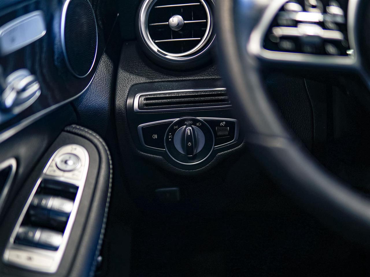 2020 Mercedes-Benz C 300 4MATIC | AMG | NO ACCIDENTS | NAV | SUNROOF Photo