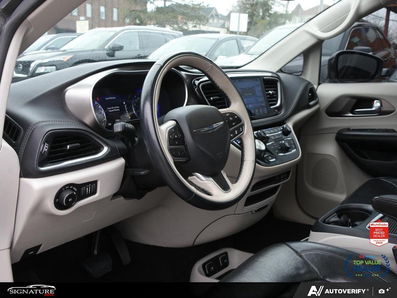 2017 Chrysler Pacifica Limited No Accident 360 Cam Leather Panoroof Photo