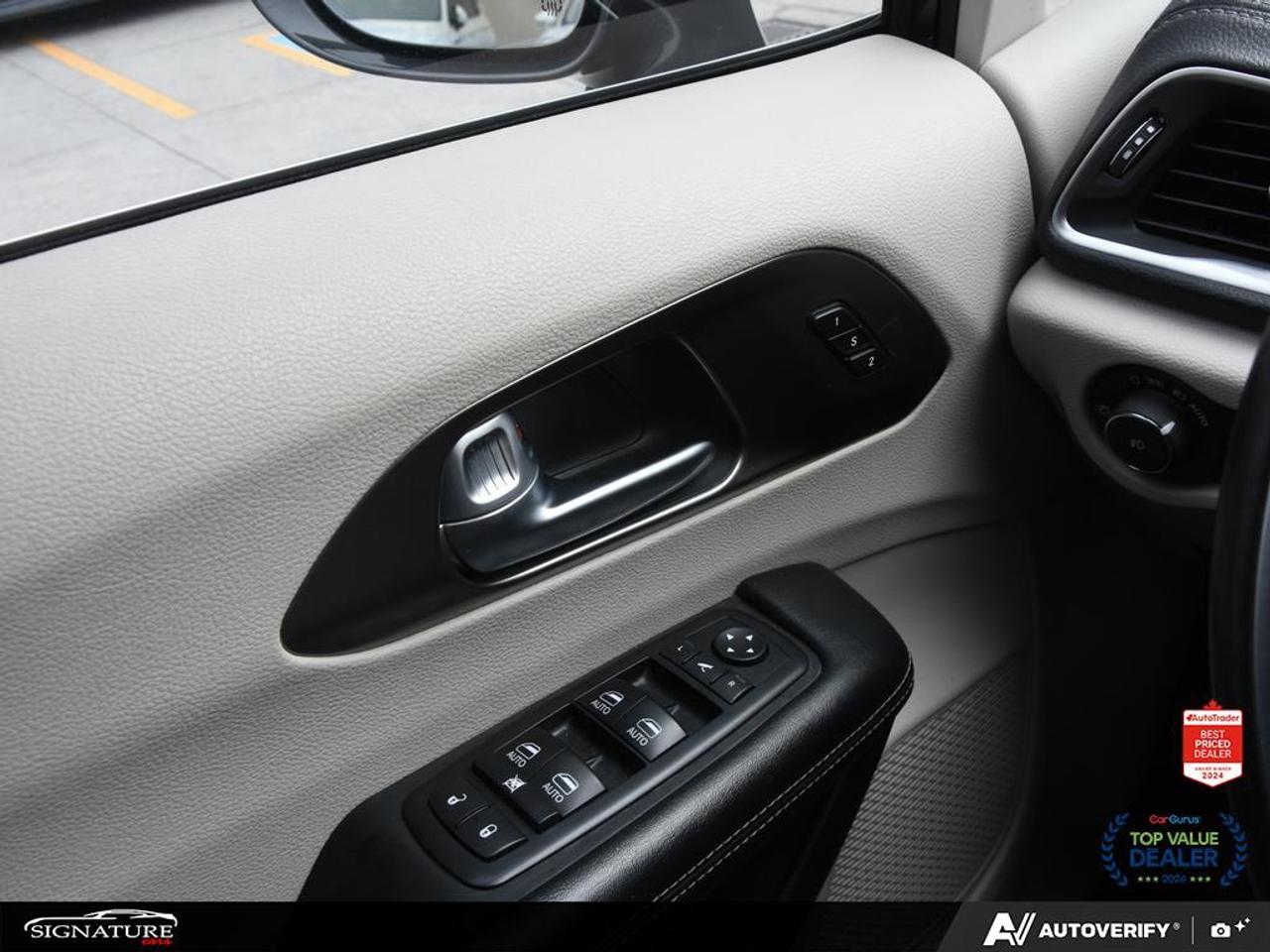 2017 Chrysler Pacifica Limited No Accident 360 Cam Leather Panoroof Photo