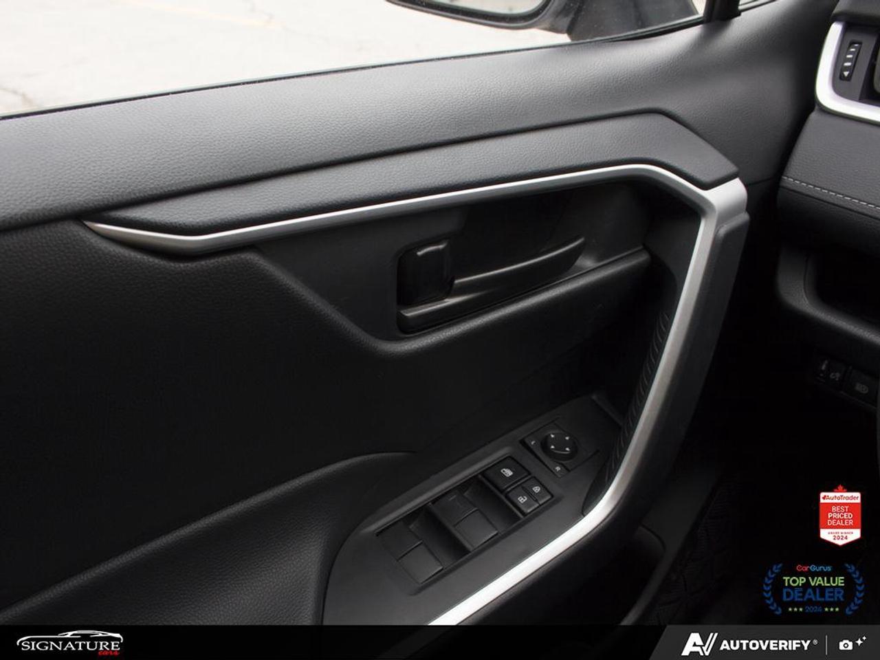 2025 Toyota RAV4 LE AWD  No Accident Carplay BSM Htd Seats Photo