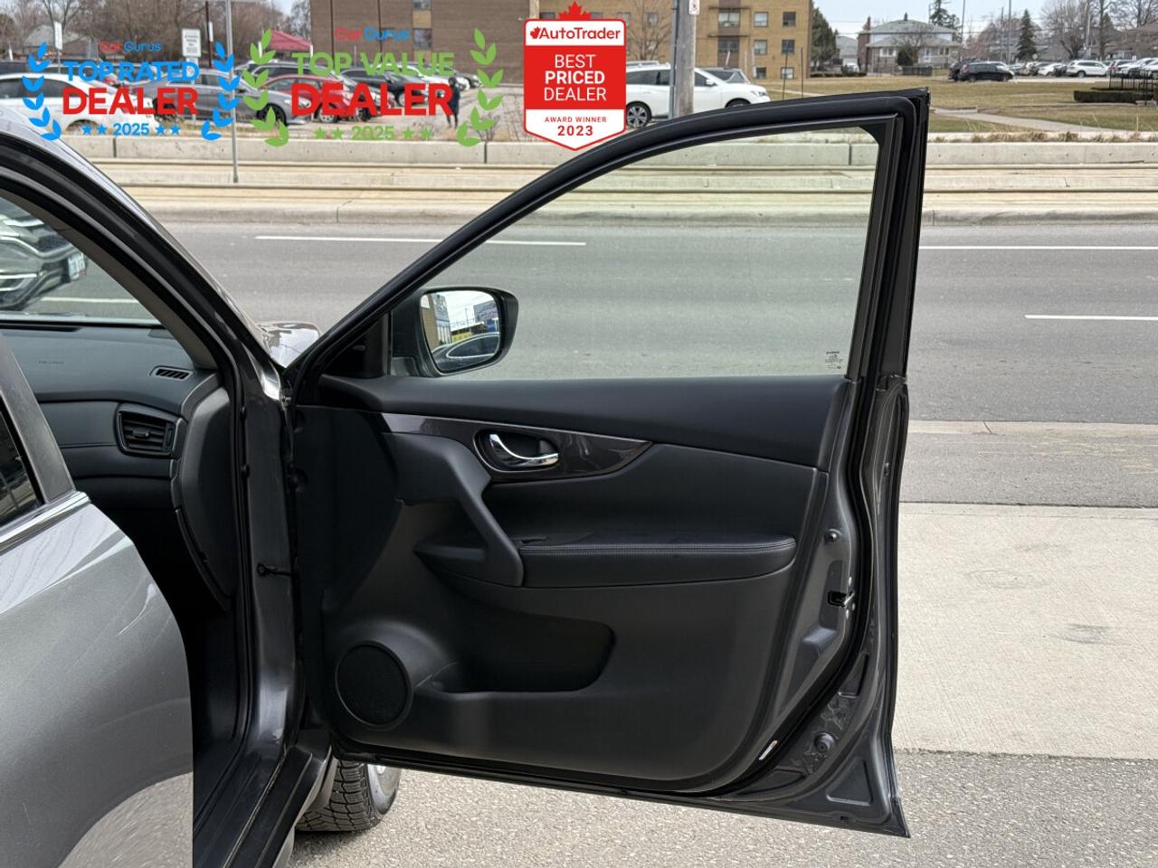 2019 Nissan Rogue S | FINANCE | BACK UP CAMERA | HEATED SEATS Photo