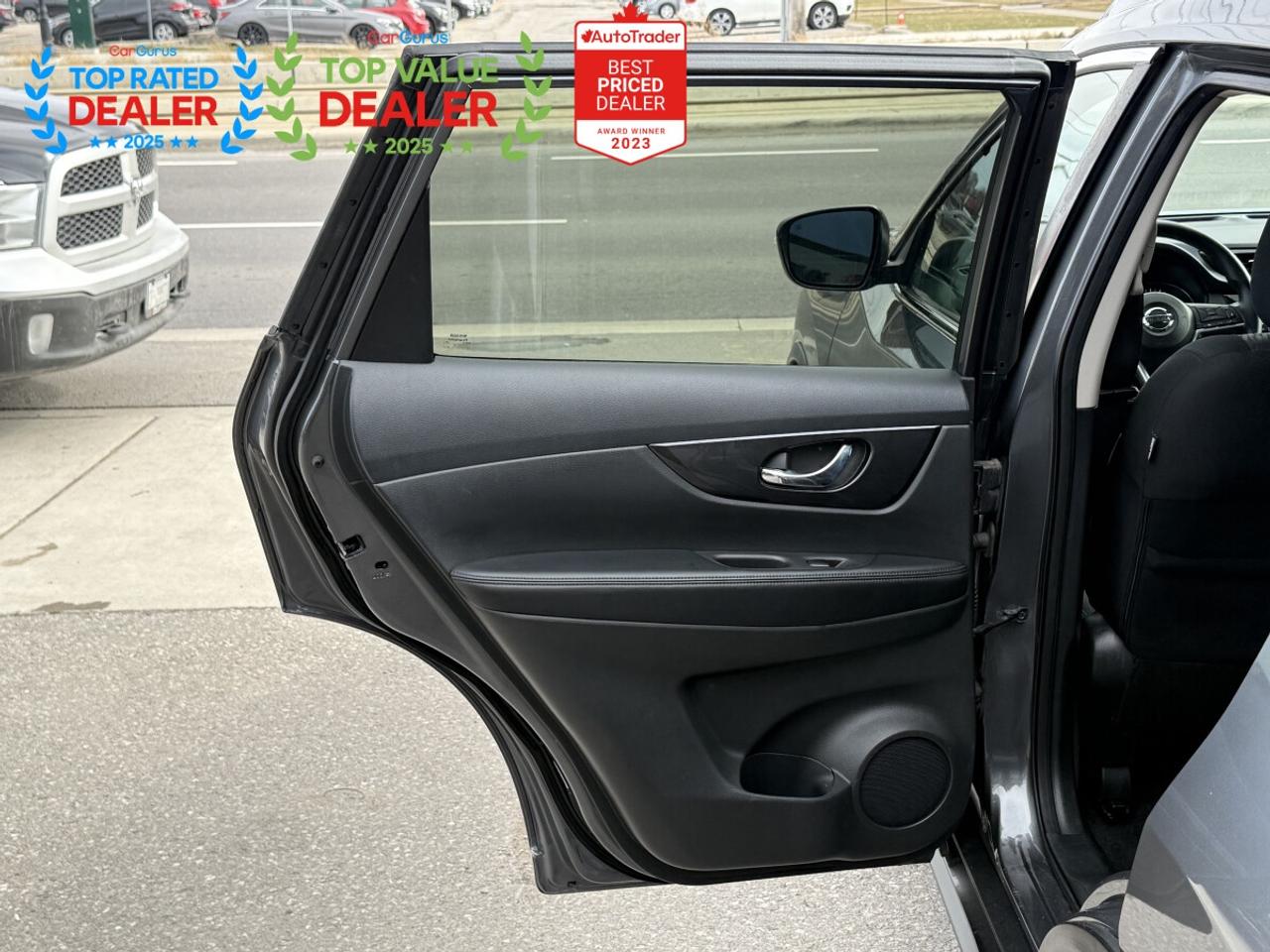 2019 Nissan Rogue S | FINANCE | BACK UP CAMERA | HEATED SEATS Photo
