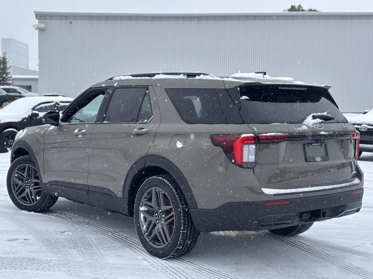 2026 Ford Explorer  Photo2