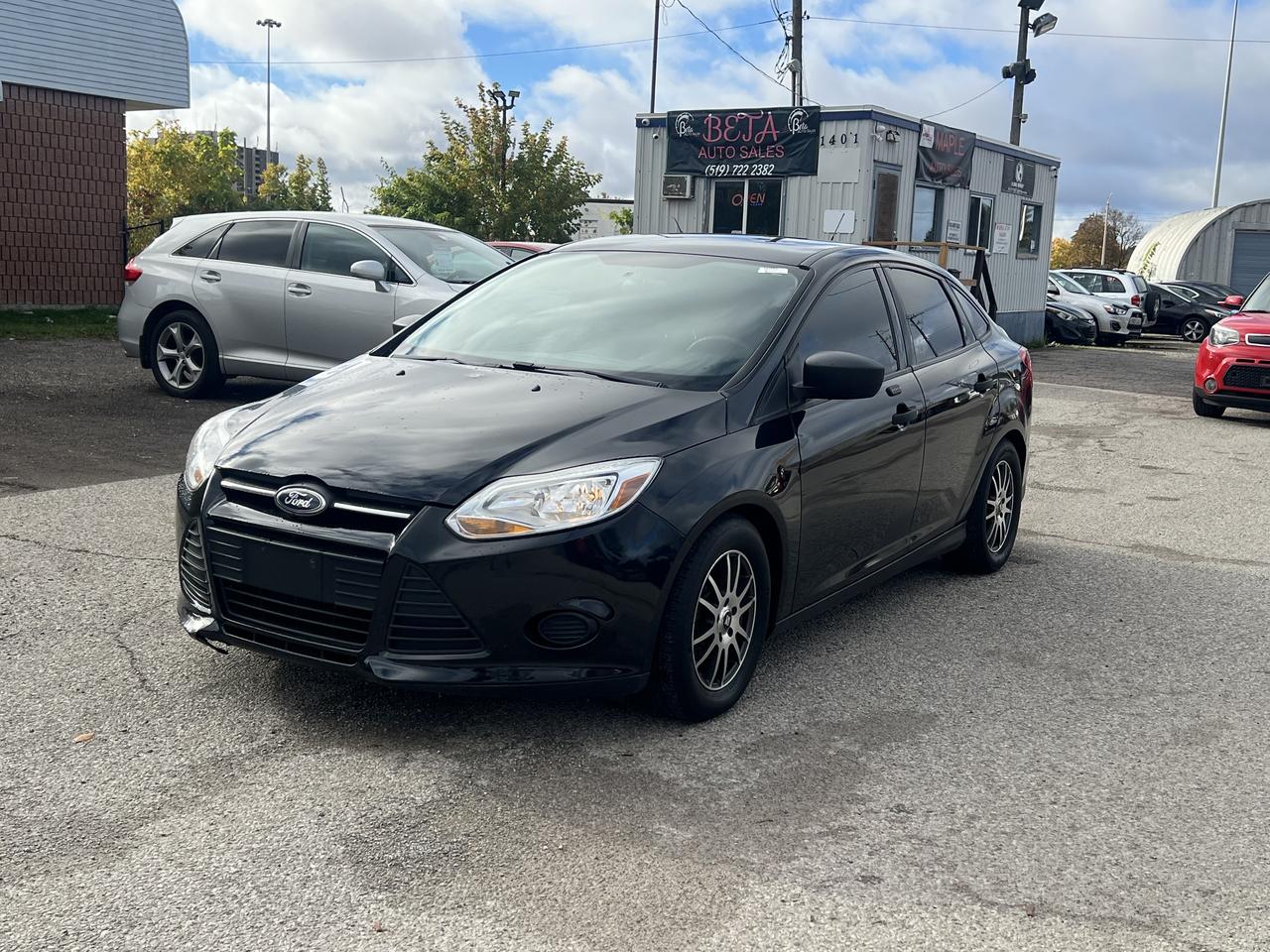 2014 Ford Focus S - Photo #1