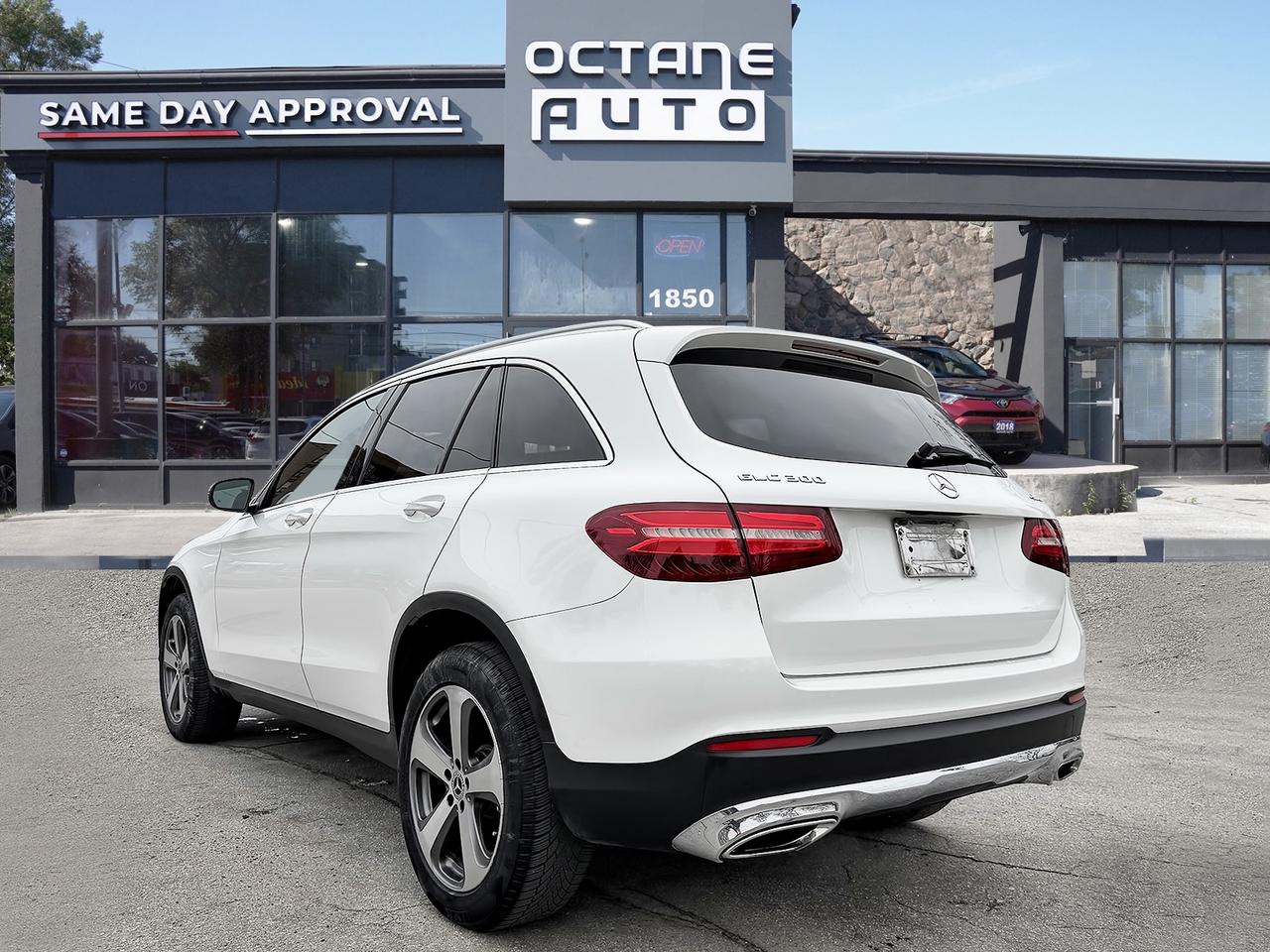 2019 Mercedes-Benz GLC-Class GLC300 4MATIC Photo