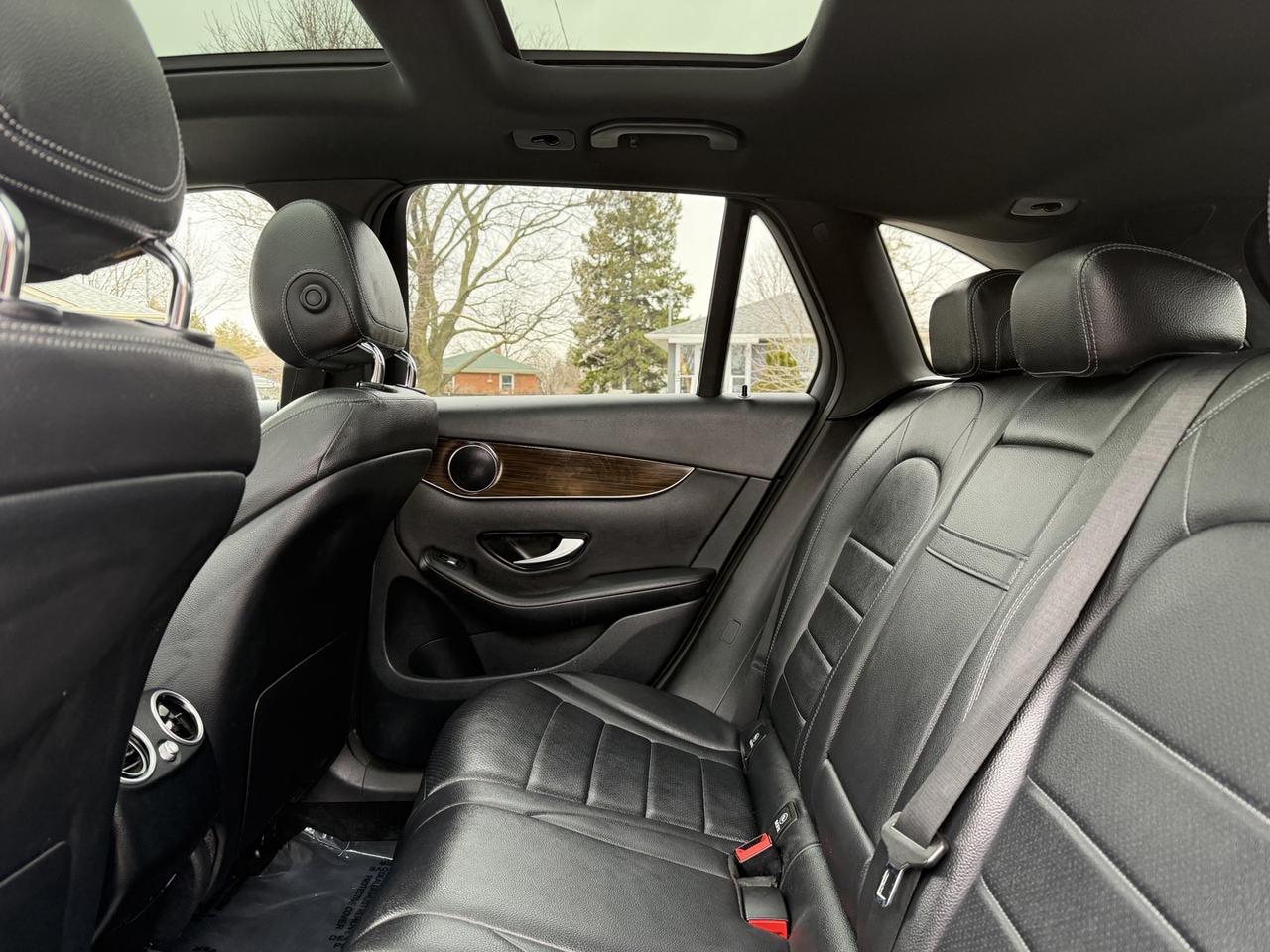 2019 Mercedes-Benz GLC-Class GLC300 4MATIC Photo