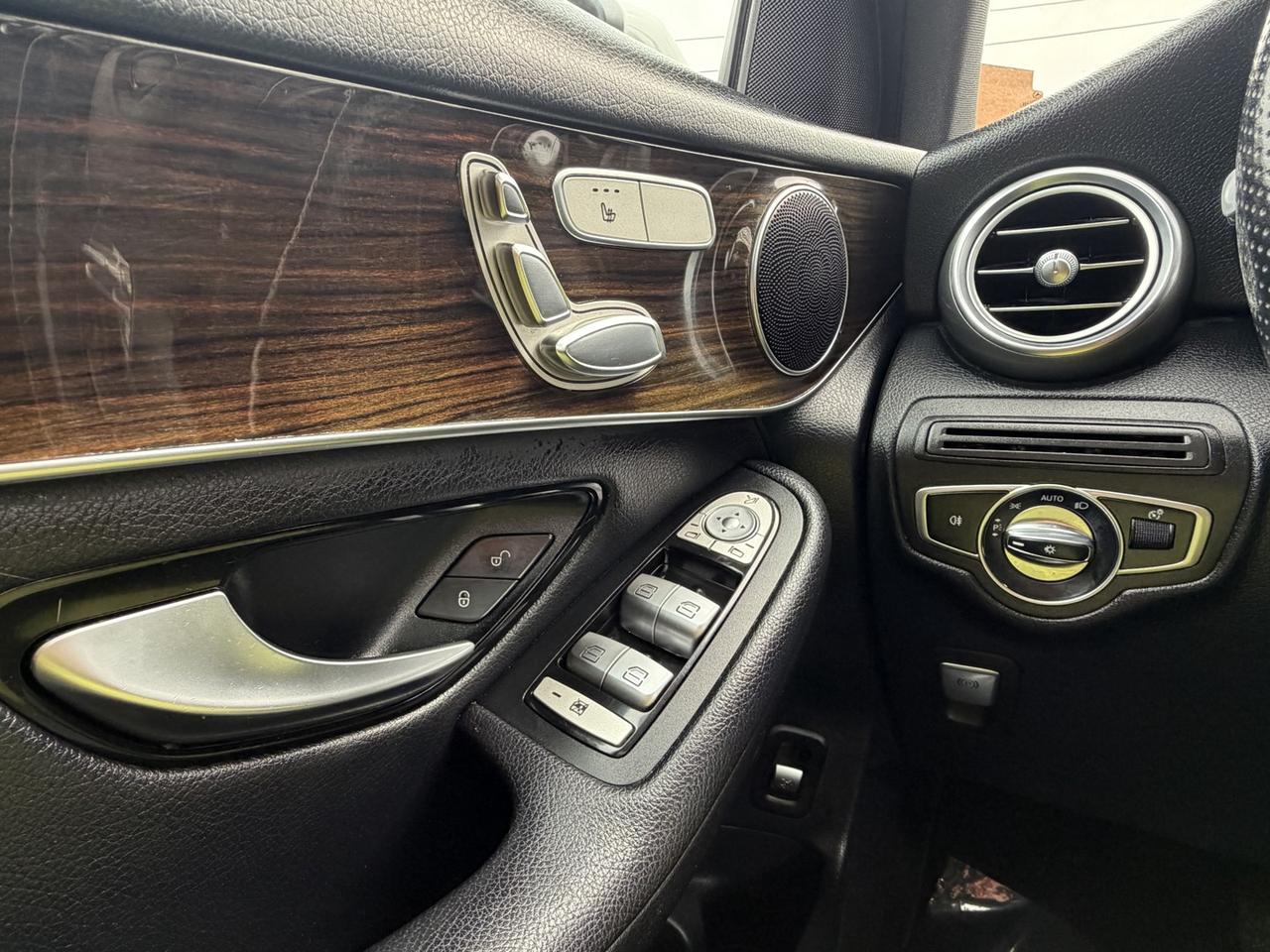 2019 Mercedes-Benz GLC-Class GLC300 4MATIC Photo