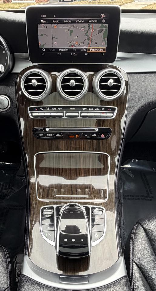 2019 Mercedes-Benz GLC-Class GLC300 4MATIC Photo