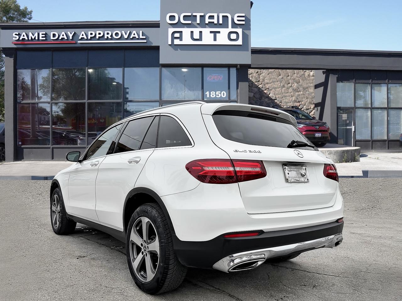 2019 Mercedes-Benz GLC GLC 300 4MATIC SUV Photo3