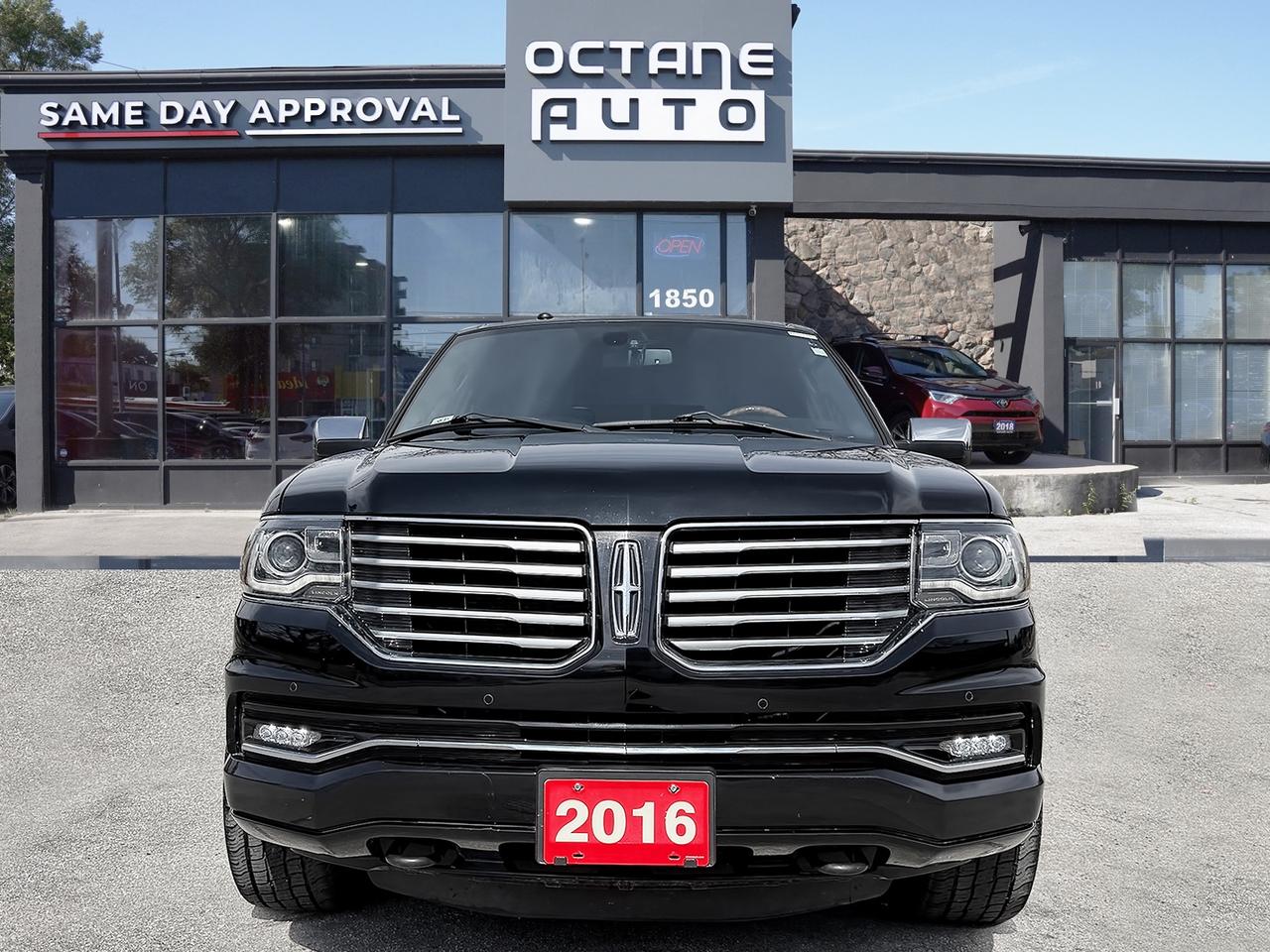 2016 Lincoln Navigator 4WD 4dr Select Photo2