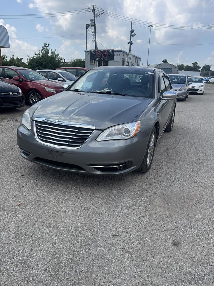 Used 2013 Chrysler 200 Limited for sale in Kitchener, ON