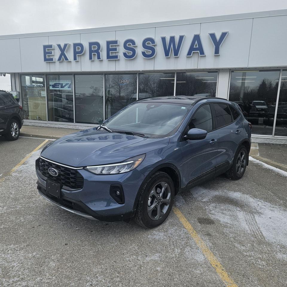 2025 Ford Escape AWD, 2L ECOBOOST, TECH PACK, PANO ROOF AND HITCH! Photo0