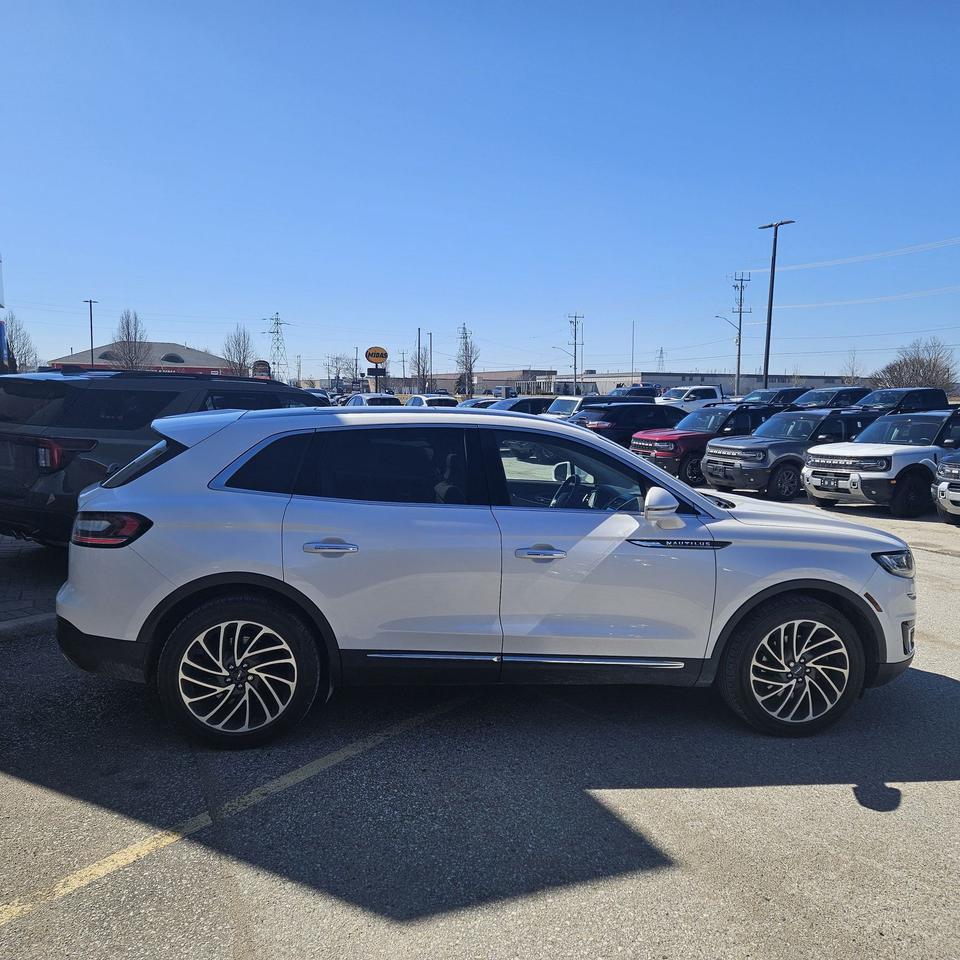 2019 Lincoln Nautilus LOCAL TRADE! 2.7L UPGRADED ENGINE! PANO ROOF! Photo3