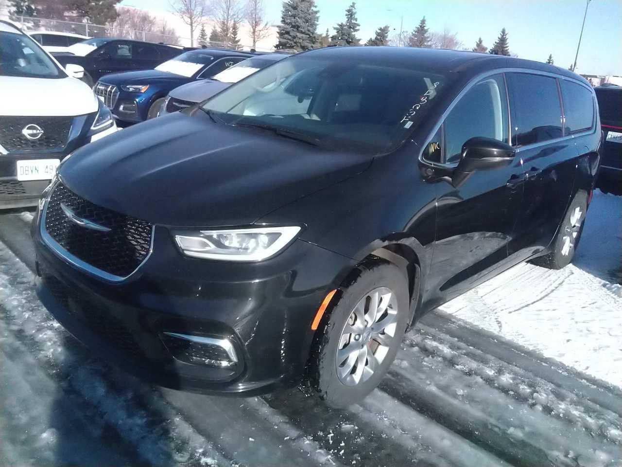 2023 Chrysler Pacifica TOURING L AWD Photo0