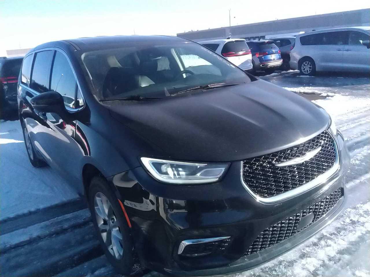 2023 Chrysler Pacifica TOURING L AWD Photo