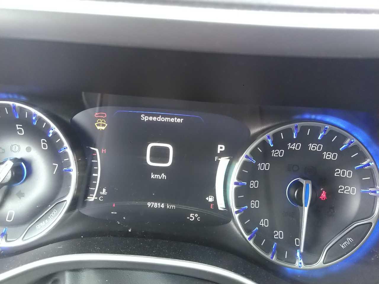 2023 Chrysler Pacifica TOURING L AWD Photo3