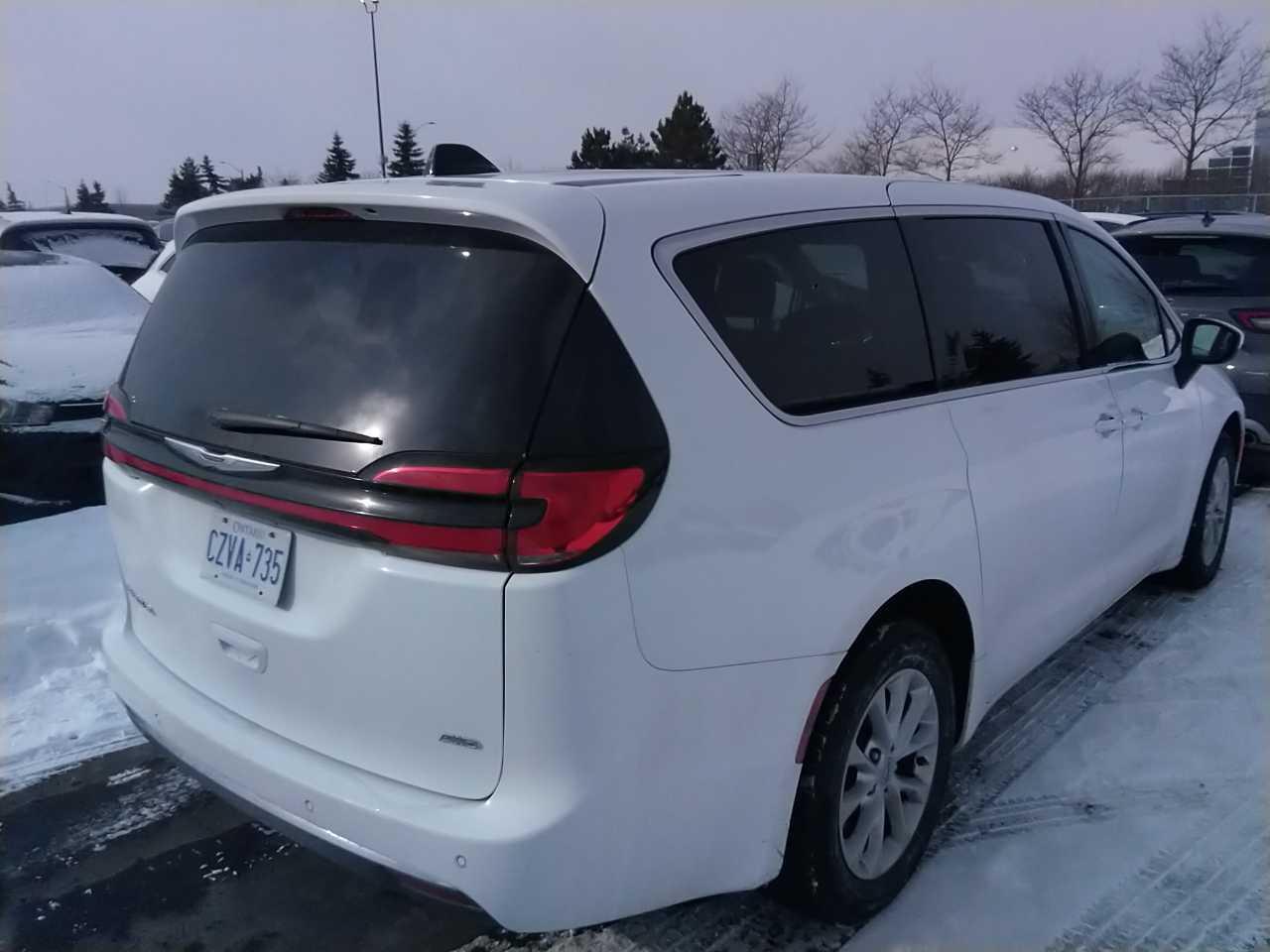 2023 Chrysler Pacifica TOURING L AWD Photo