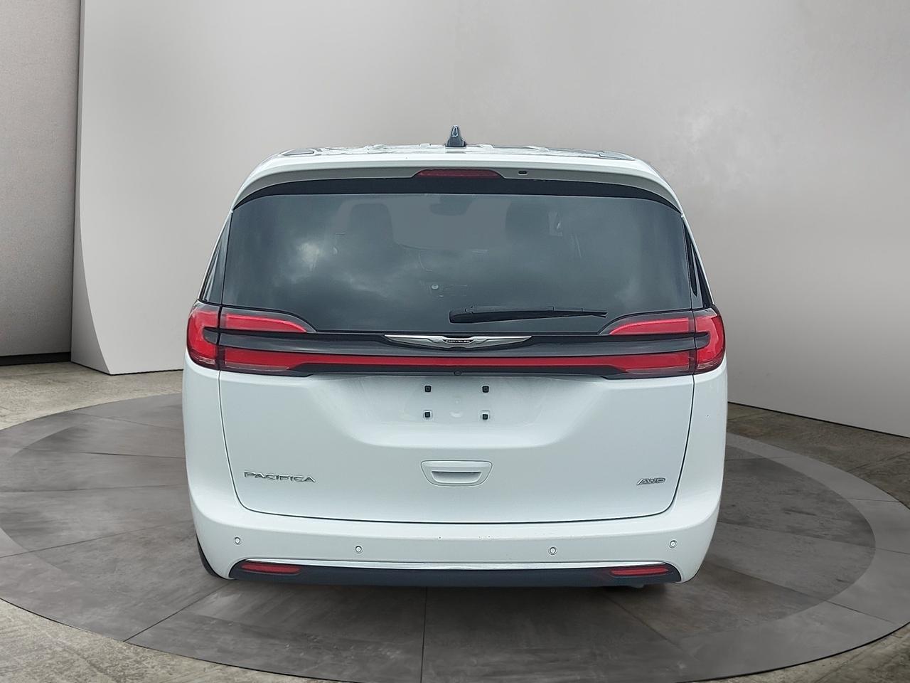 2023 Chrysler Pacifica Touring L Photo
